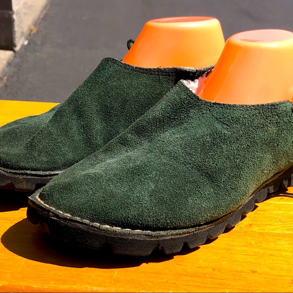 Women’s UGG a like Olive Green Suede Slippers Shoes Size 10